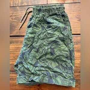 Men’s Basic Editions Green Leaf-Print Athletic Shorts (S)